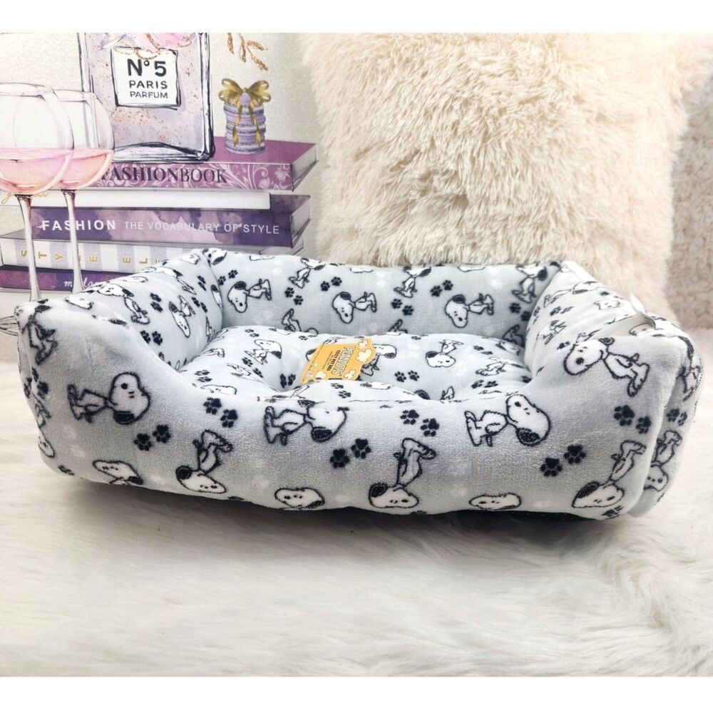{Peanuts} Grey Cozy Plush {Pet Bed}